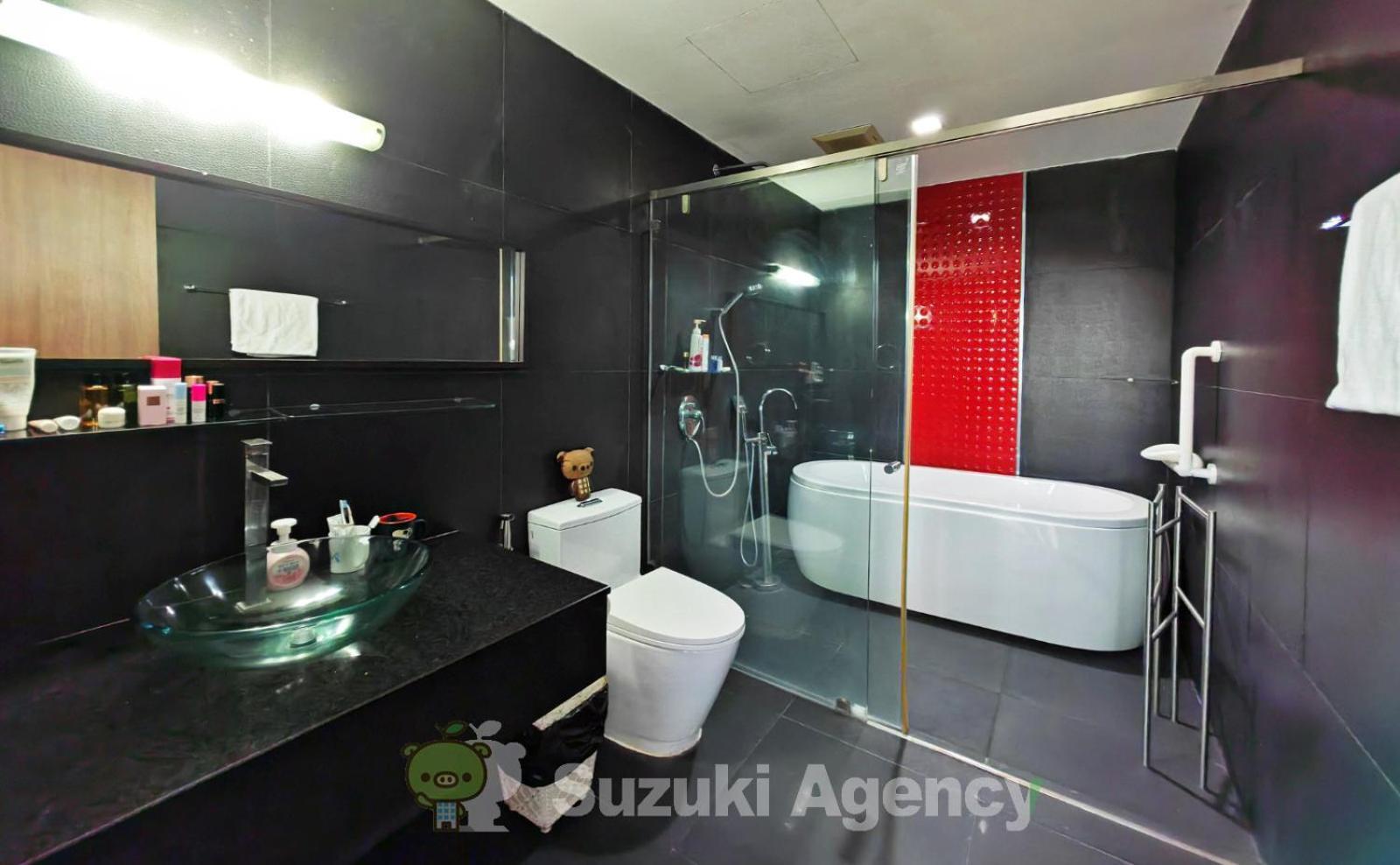 W8 Condo, Luxe 2 Bedroom Private Floor, Hip Area, 5 Mins From Thonglo Bts Station