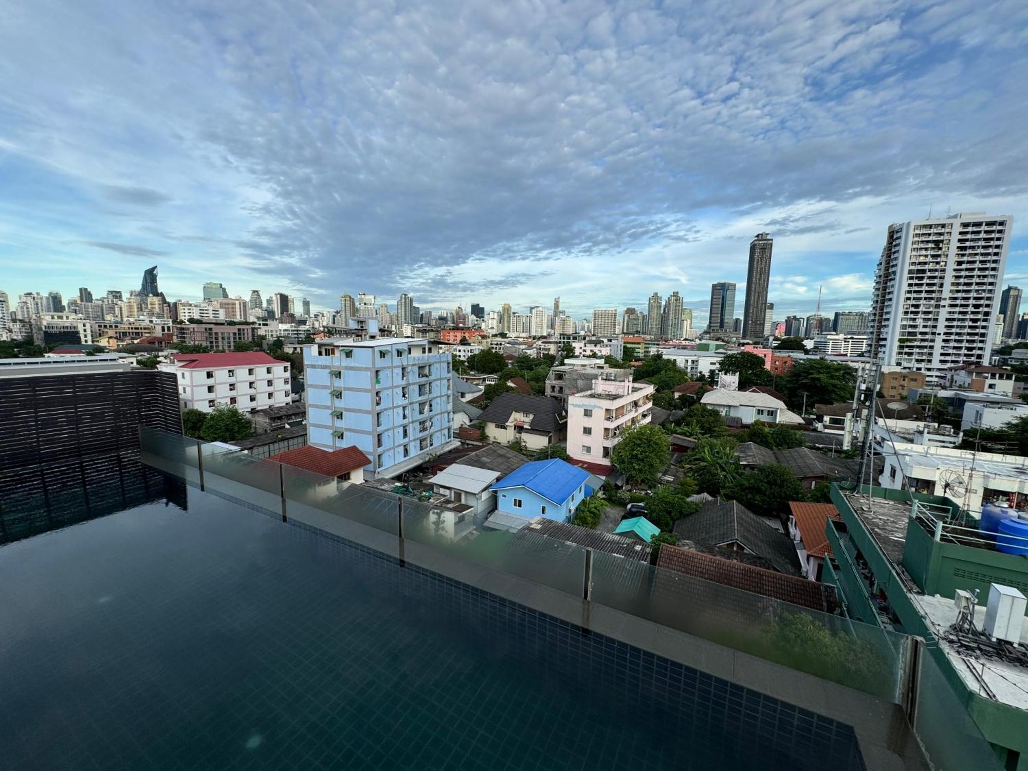 W8 Condo, Luxe 2 Bedroom Private Floor, Hip Area, 5 Mins From Thonglo Bts Station *